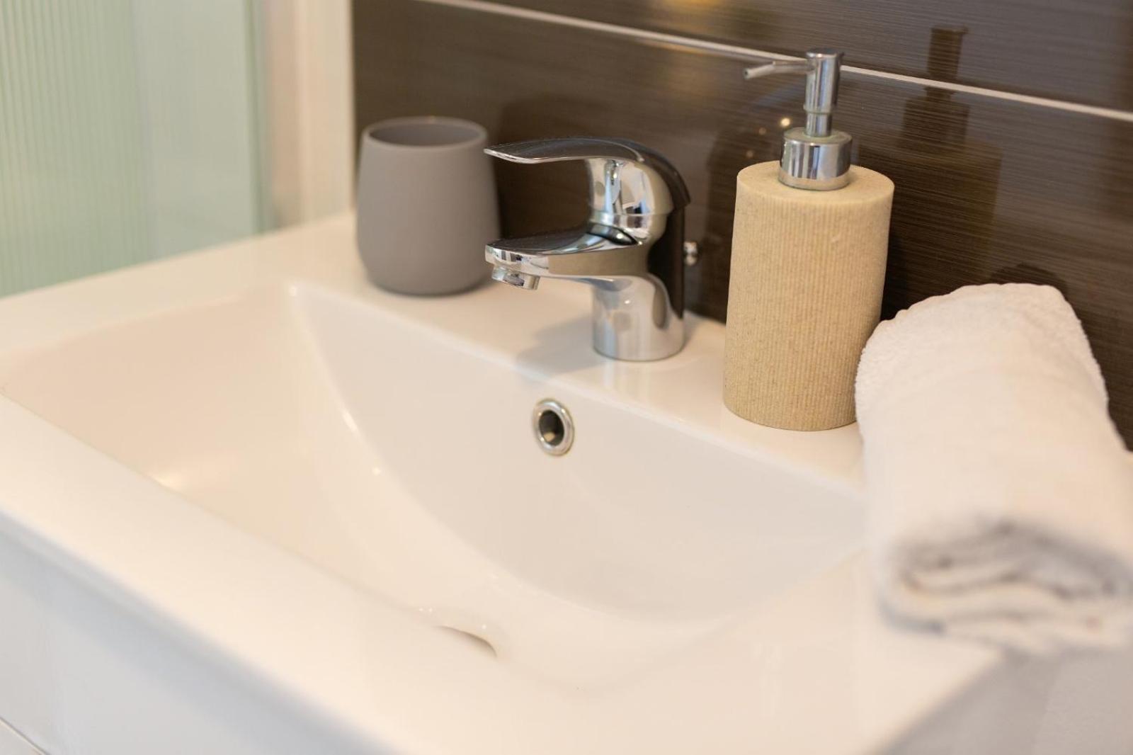 Apartment Sasso Bianco With The Private Pool Njivice Ngoại thất bức ảnh