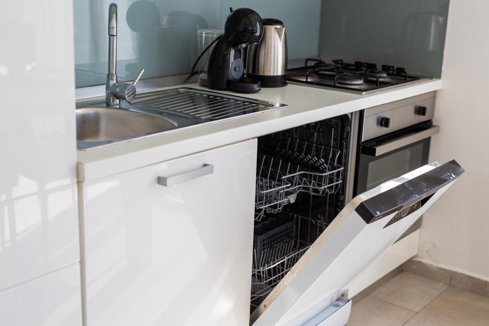 Apartment Sasso Bianco With The Private Pool Njivice Ngoại thất bức ảnh