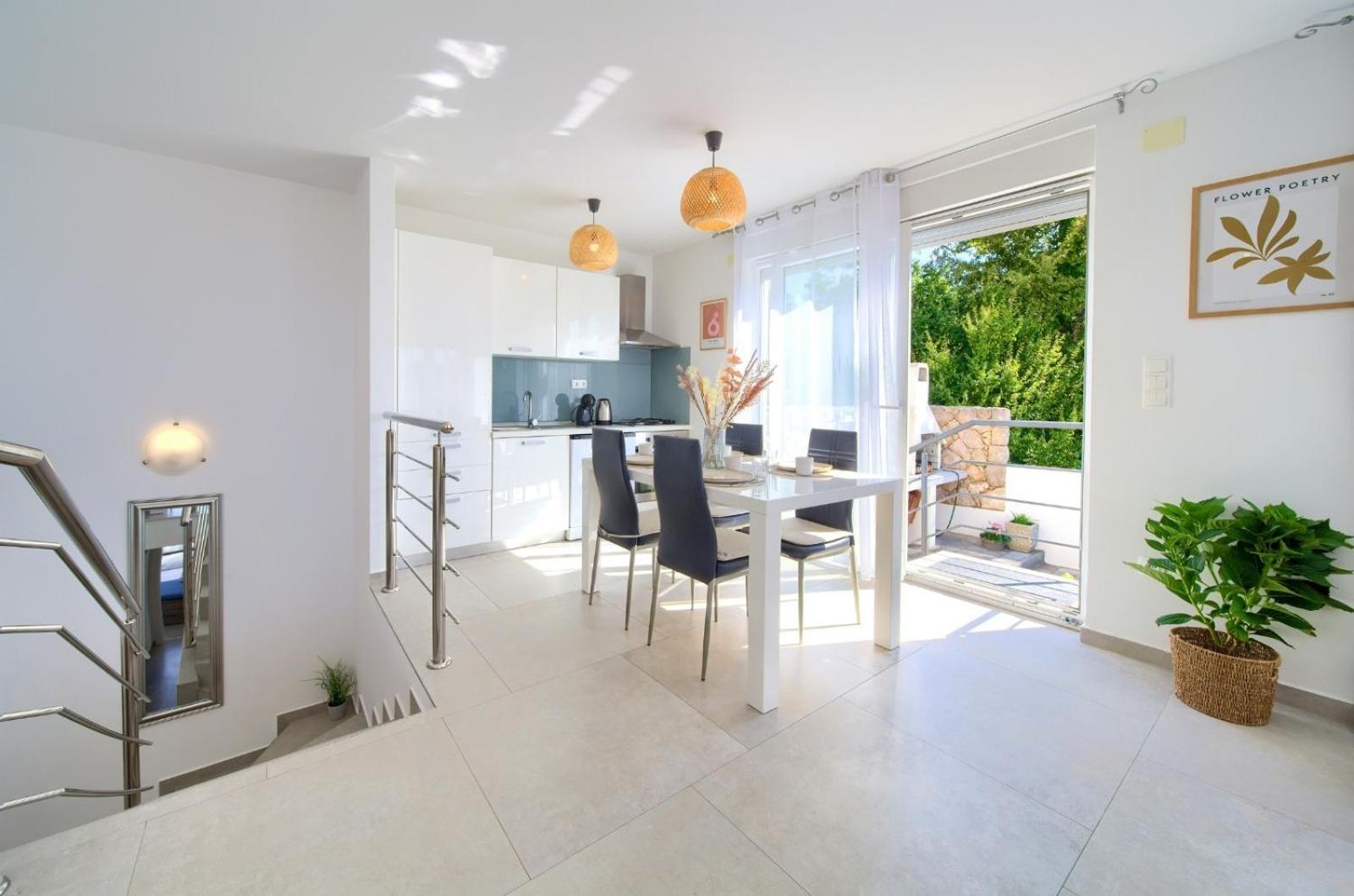 Apartment Sasso Bianco With The Private Pool Njivice Ngoại thất bức ảnh